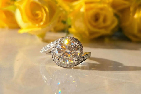 Zuri ‐ round brilliant diamond