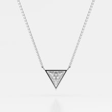 將圖片載入圖庫檢視器 Lumen - trillion cut diamond pendant
